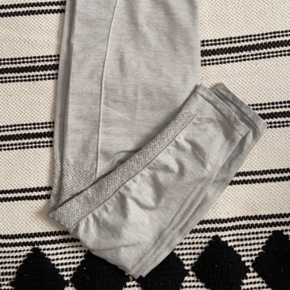 Grey sync high-waisted perforated 7/8 leggings